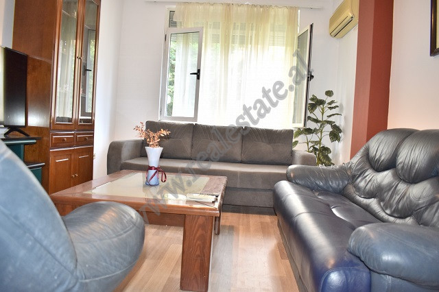 Apartament ne shitje ne rrugen Myslym Shyri ne Tirane.
Shtepia pozicionohet ne katin e trete te nje